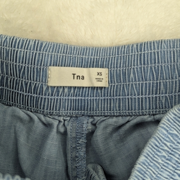 TNAâ•‘Elastic Waist Shortsâ•‘Size XS - Picture 3 of 3